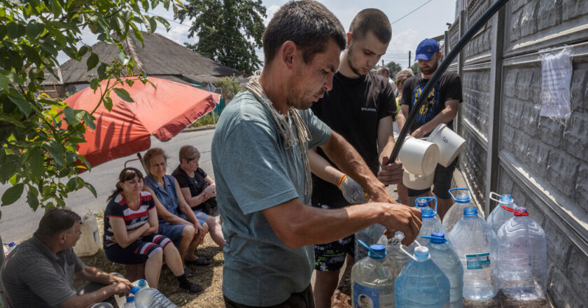 Russia-Ukraine War Live Updates: Shelling Kills 2 in Kherson