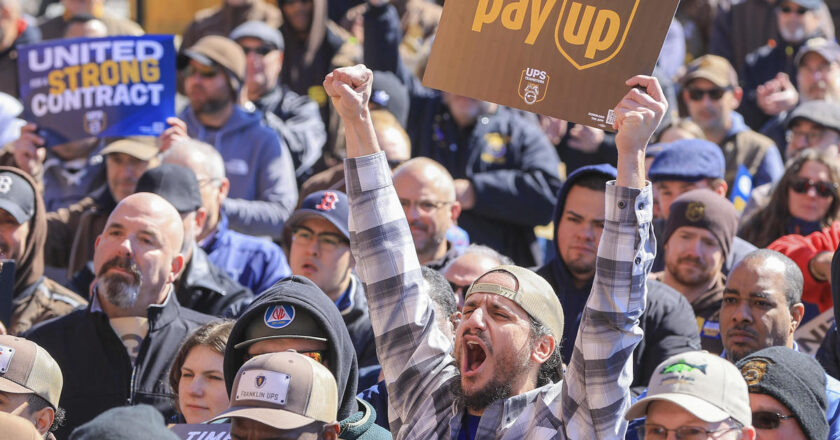 UPS workers vote to strike, setting stage for biggest walkout since 1959