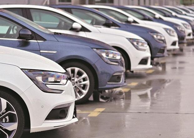 Passenger vehicle sales race to new high, GST mop-up above Rs 1.6 trillion