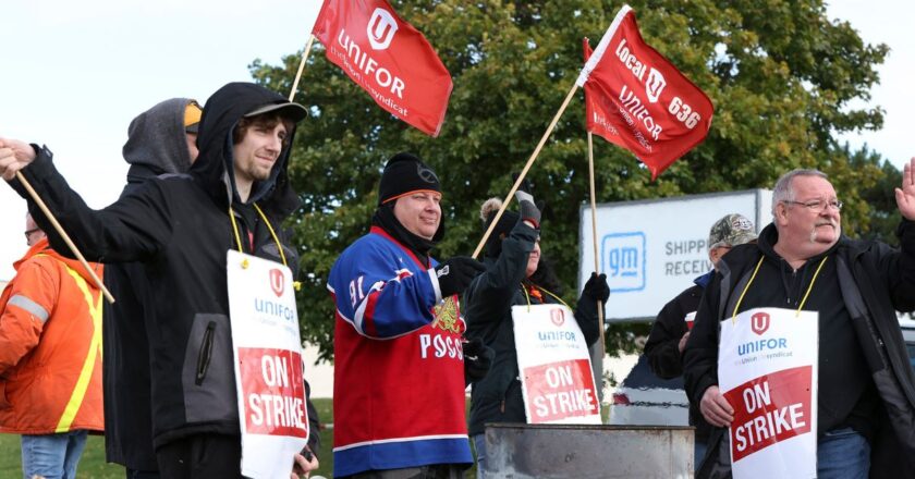 Canadian Auto Workers Reach Tentative Deal With GM