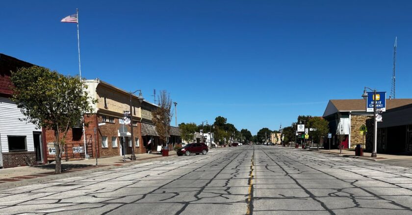 Chicago Is Losing Supermarkets. Does a Small Kansas Town Have the Answer?