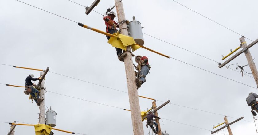 1,316 'Electric Cowboys' Turn It On at Lineman's Rodeo