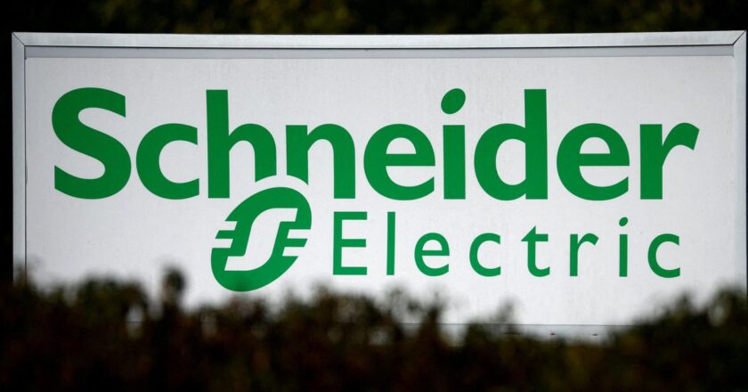 Schneider Electric Backs 2023 Targets After Flat Third-Quarter Revenue