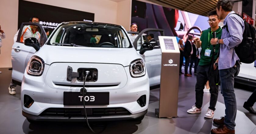 Jeep Maker Stellantis Bets on a Chinese EV Startup, but Is It the Right One?