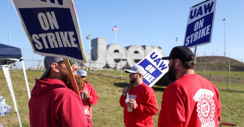 UAW, Stellantis Reach Tentative Agreement on New Four-Year Labor Contract