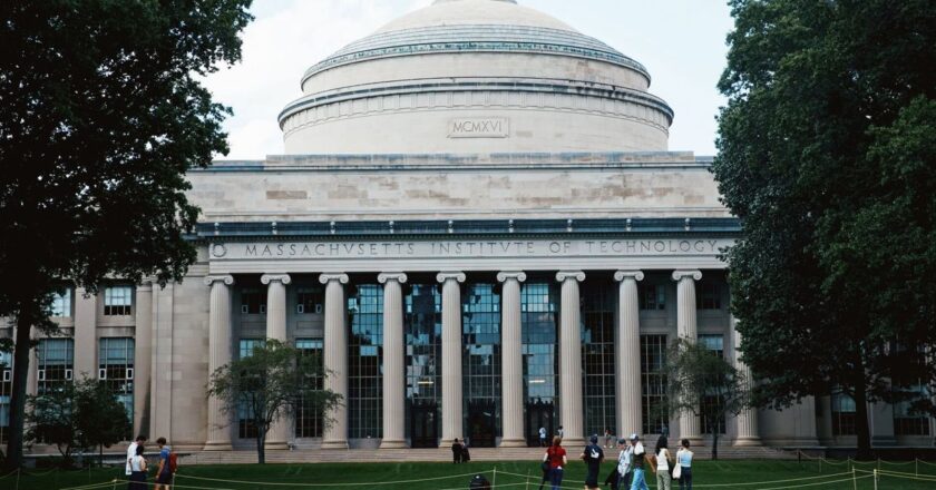 MIT Is the Northeastern School Most Highly Recommended by Its Students