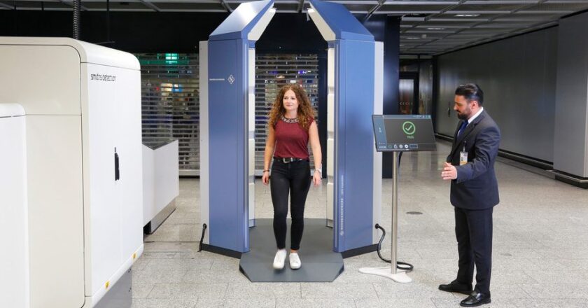 Frankfurt airport trials walk-through passenger scanner – Business Traveller