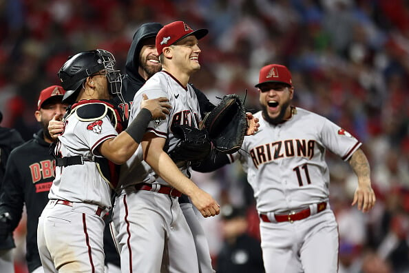 Diamondbacks rally to defeat Phillies, win improbable NL pennant; will face Rangers in World Series