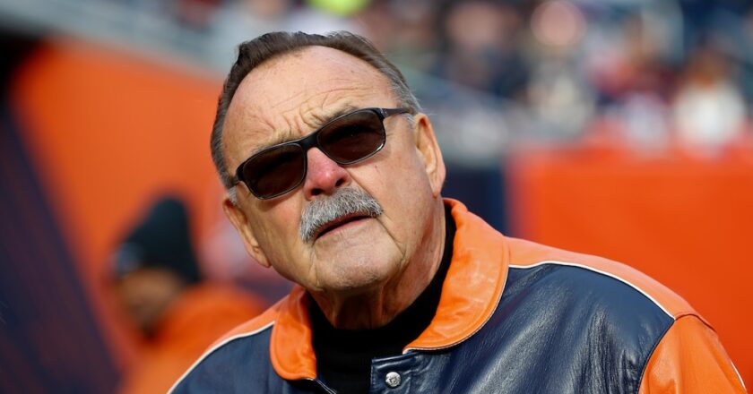 Dick Butkus, fearsome Hall of Fame Chicago Bears linebacker, dies at 80