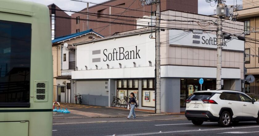 SoftBank Loses $6.2 Billion in Quarter as WeWork Weighs on Investments