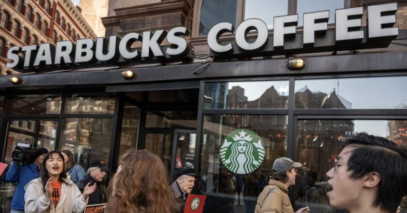 Starbucks ‘Red Cup Day’ Strike: Workers Walk Out in Bid to Kickstart Negotiations