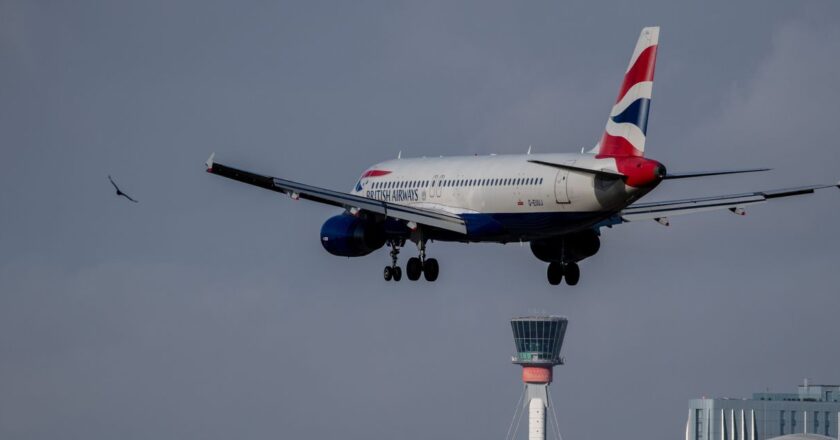 IAG Says It Remains Committed to Dividends, Sets out Medium-Term Targets