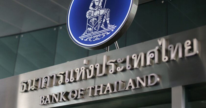 Thai Central Bank Keeps Rate at Decade High, Tempers Growth Forecasts