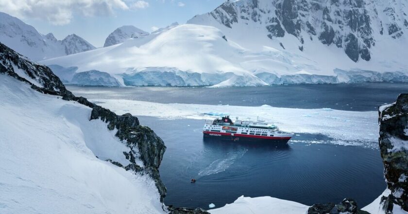 The 7 Top Antarctica Cruises for 2024 + Tips From an Expert