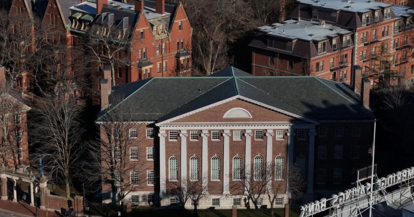 As Pressure on Harvard President Increases, University Board Feels the Squeeze