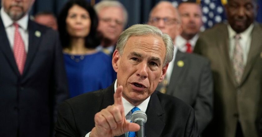 Texas Governor Signs Bill That Lets Police Arrest Migrants Who Enter The US Illegally