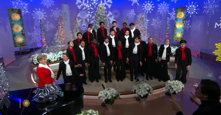 Young People’s Chorus of NYC performs “Jingle Bells”