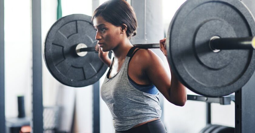 6 Best Upper Body Workouts for Women at the Gym