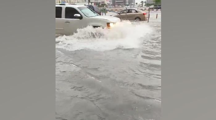 Torrential rains, thunderstorms strike UAE